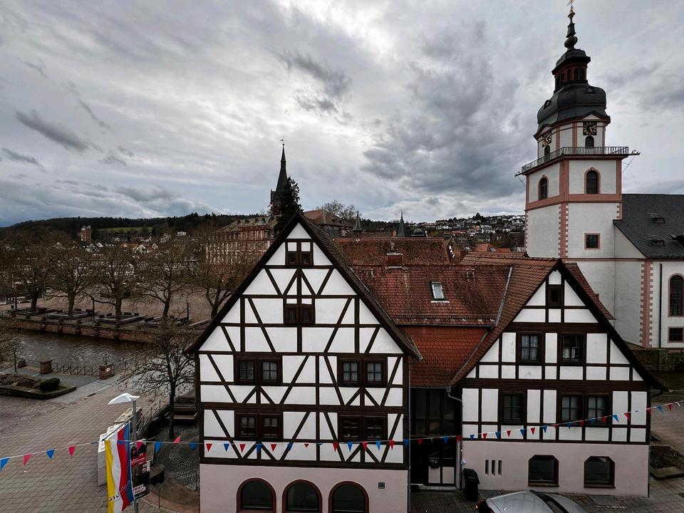 Thumbnail-2-Zimmer-Wohnung mit Schlossblick in Erbach, 53m², EBK, renoviert