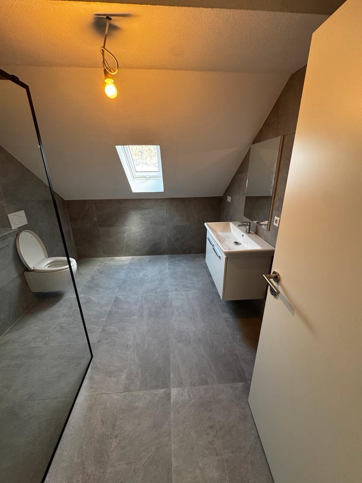 Thumbnail-4-Zimmer DG- Wohnung Ersteinzug nach Sanierung