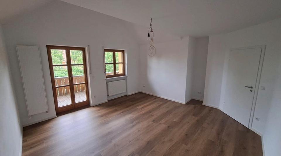 Thumbnail-Moderne Wohnung in Parkstein 74qm mit Balkon und Einbauküche