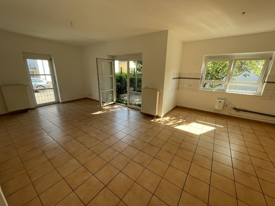 Thumbnail-Wohnen im Grünen: EG-Wohnung mit großer Wohn-Essküche und Terrasse in Karlsruhe-Daxlanden