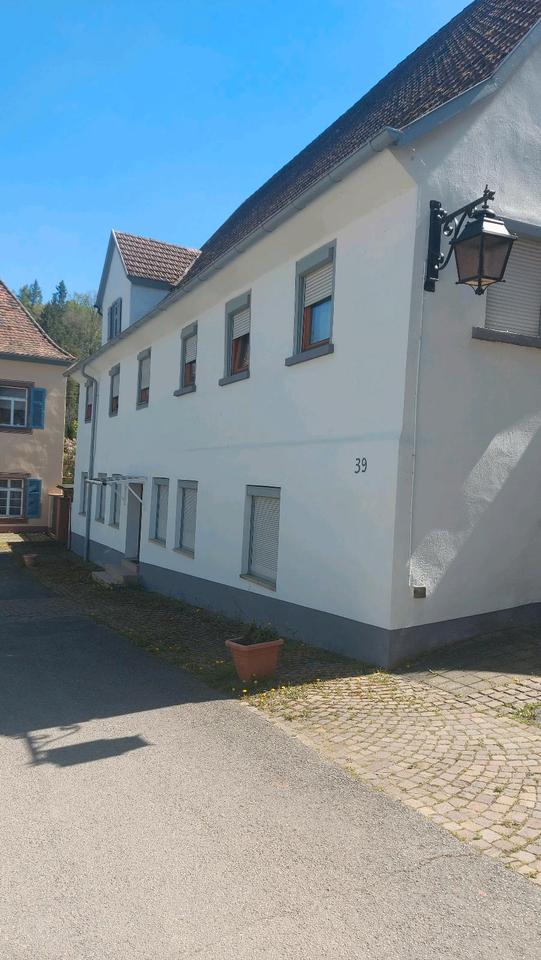 Thumbnail-Haus mit drei Wohnungen