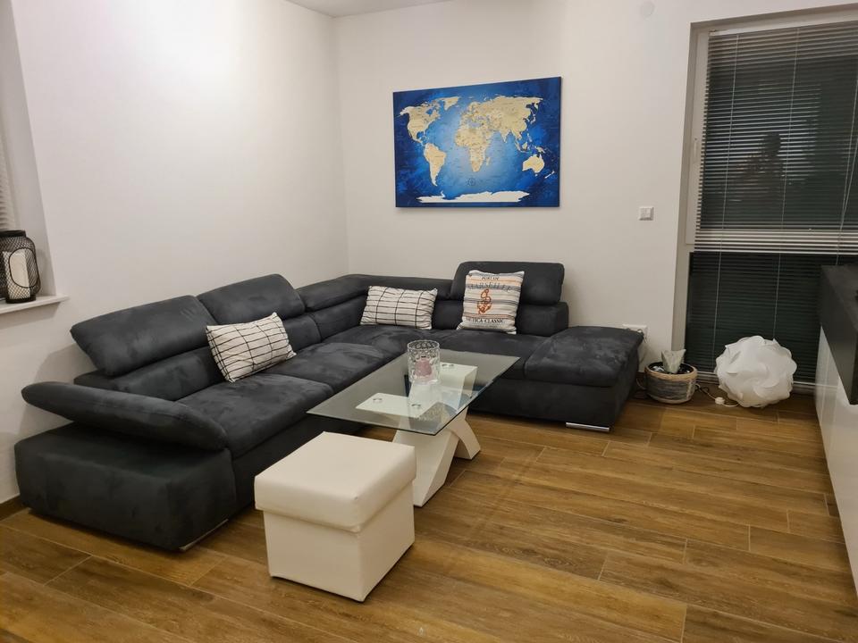 Thumbnail-Exklusive, möblierte 2,5-Zi.-Whg., Aalen-Dewangen, Tiefgarage