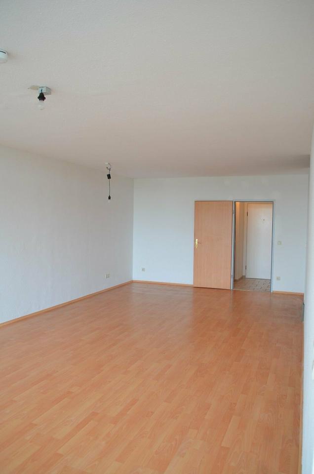 Thumbnail-Schöne helle 2 Zimmer Wohnung mit Balkon