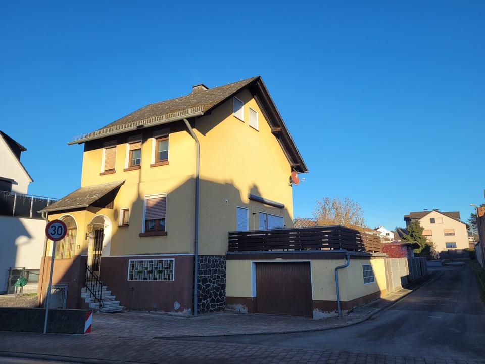 Thumbnail-Gemütliches EFH freistehend mit Garten in Limburg - Privatverkauf