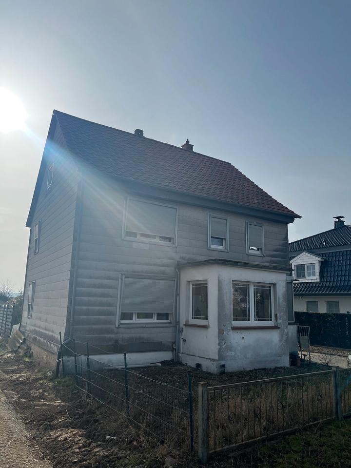 Thumbnail-Einfamilienhaus mit viel Potenzial & großem Garten – von Privat