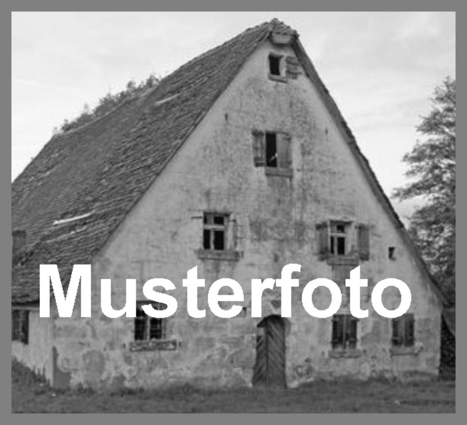 Thumbnail-1-2 Familienhaus mit Nebengebäuden in Eichenzell zu verkaufen