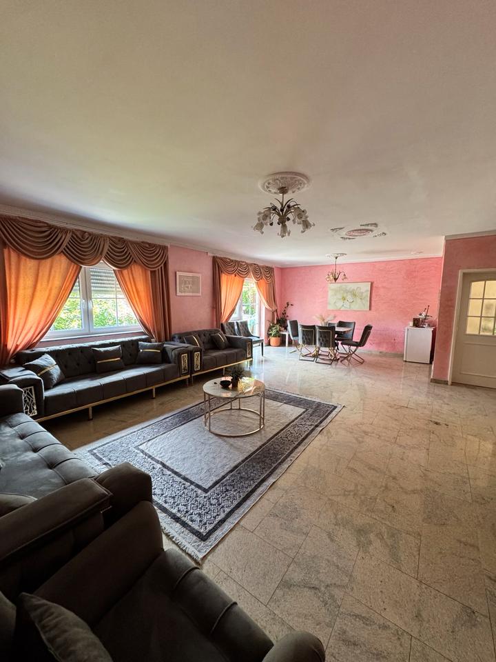 Thumbnail-Zu Verkauf 5 Zimmer, 2 Küchen, 3 Bäder, Terrasse, Garage & Garten