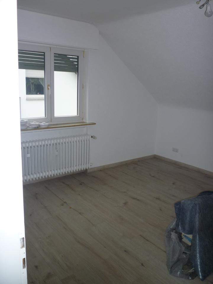 Thumbnail-Büroraum zu vermieten mit speratem WC und großem Flur