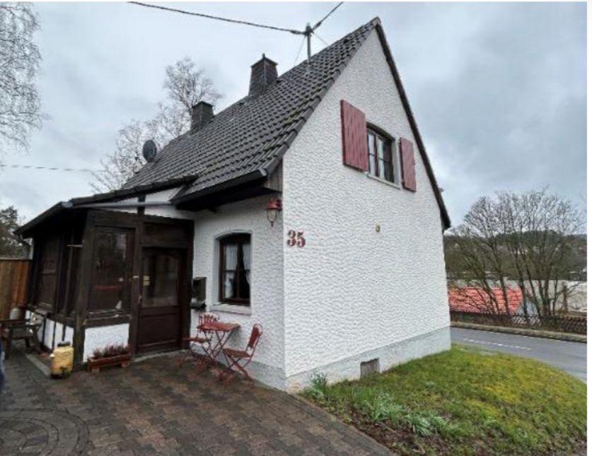 Thumbnail-Haus am Waldrand in zentraler Lage zu vermieten | 4 Zi., 3 Bäder