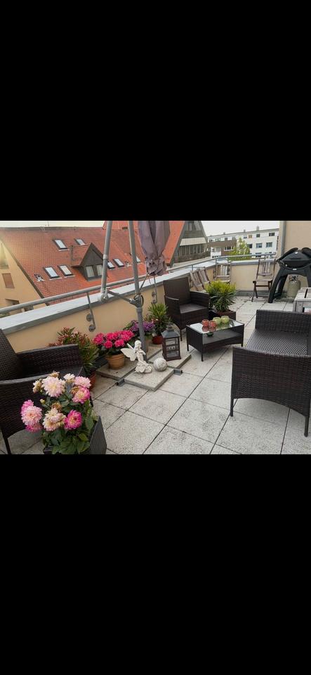 Thumbnail-Helle 2 Zimmer Wohnung, teilmöbliert