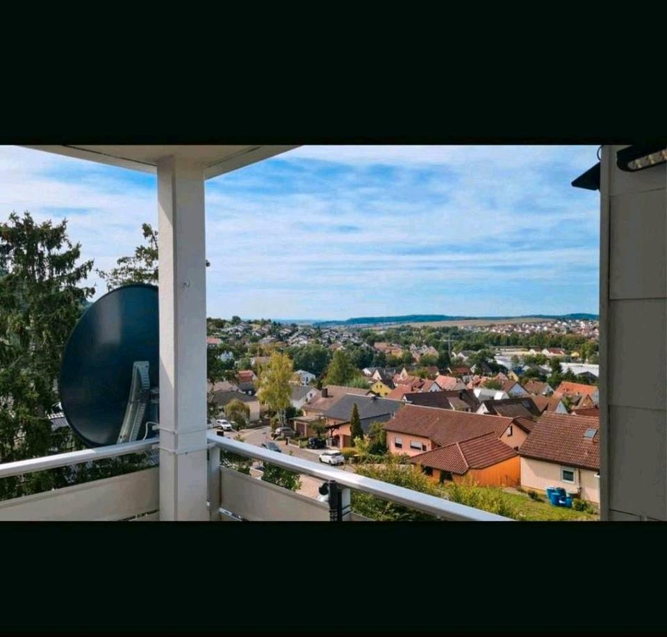 Thumbnail-Helle 3 Zimmer Wohnung mit Balkon, Homeoffice, EBK, Einzelgarage