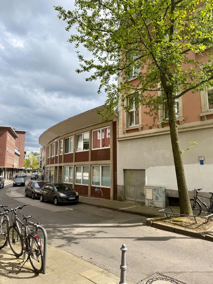 Thumbnail-Top Kapitalanlage in Uni-Nähe: MFH mit 5 Apartments und Potential