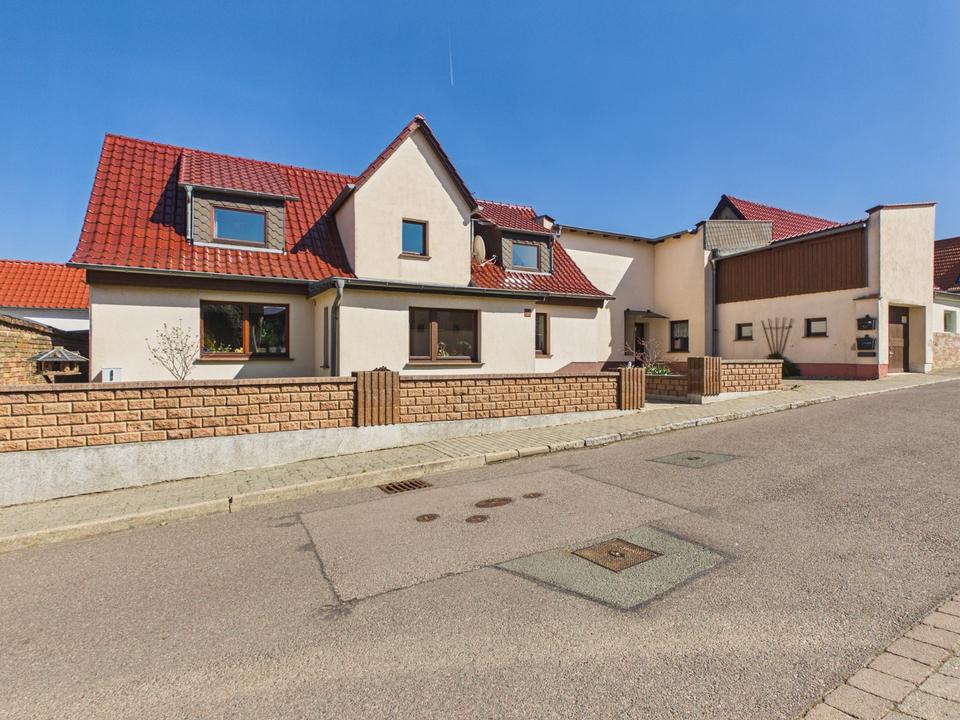 Thumbnail-Provisionsfrei - großes Einfamilienhaus zu verkaufen