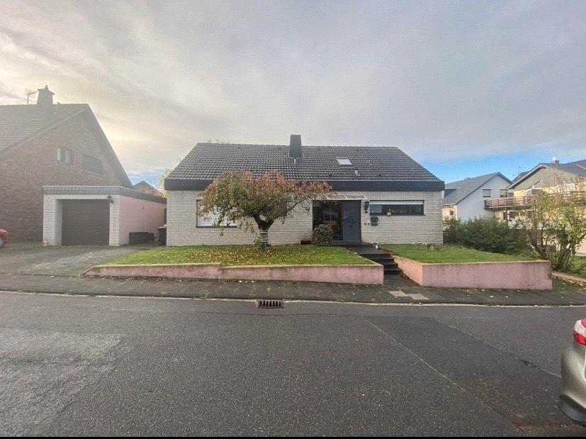 Thumbnail-Exclusives Einfamilienhaus, 7 Zimmern Schwimmbad und Wintergarten