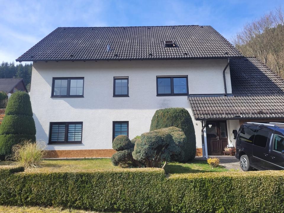 Thumbnail-Einfamilienhaus mit Einliegerwohnung und Garten -- Provisionsfrei