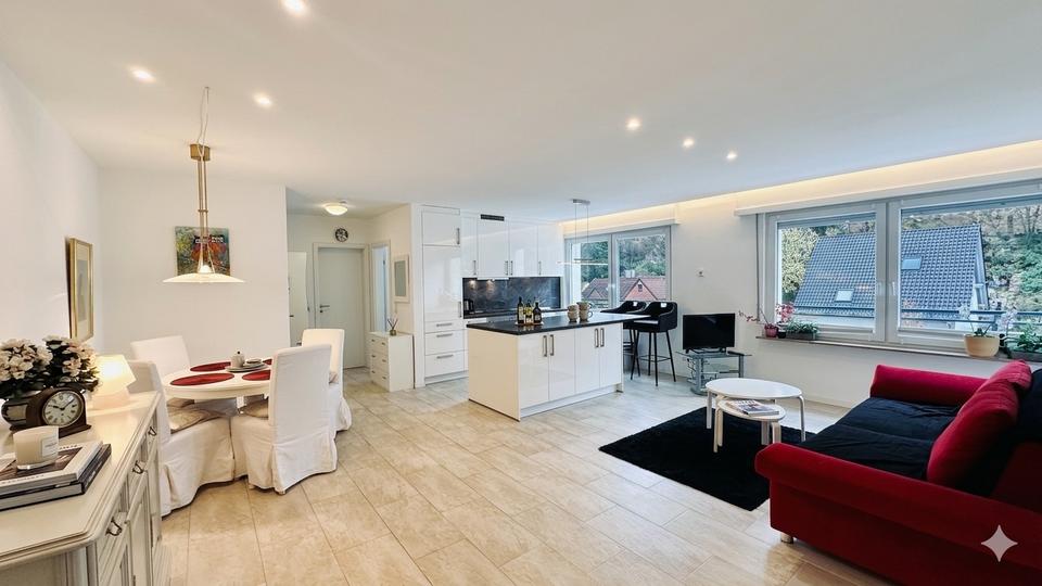 Thumbnail-Freie 3 Zimmer Wohnung mit Balkon & Parkplatz