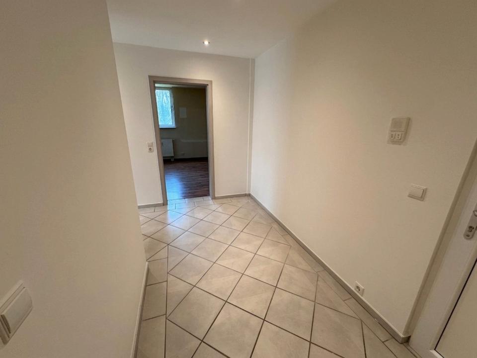 Thumbnail-Frisch modernisiertes Wohnglück in Neunkirchen – 92 m², 3 Zimmer