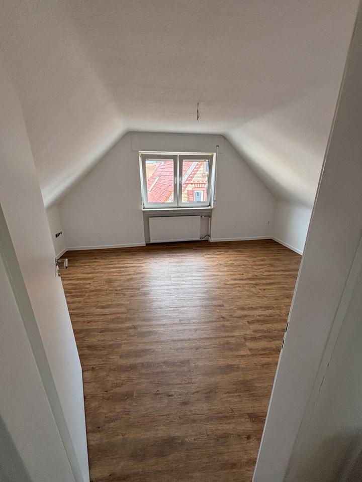 Thumbnail-Frisch sanierte 3-Zimmer-Dachgeschosswohnung in Schaafheim