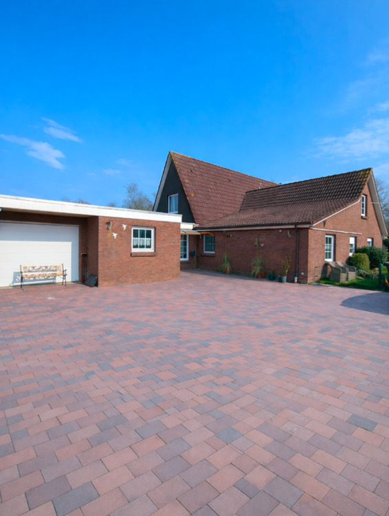 Thumbnail-Modernisiertes Wohnhaus mit Einliegerwohnung in ruhiger Alleinlag