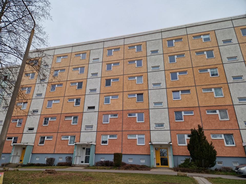 Thumbnail-2- Raum WE mit Balkon und Ausblick ins Grüne