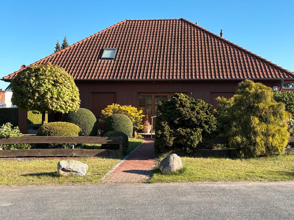 Thumbnail-Sehr schönes Einfamilienhaus mit großem Garten in Dörverden