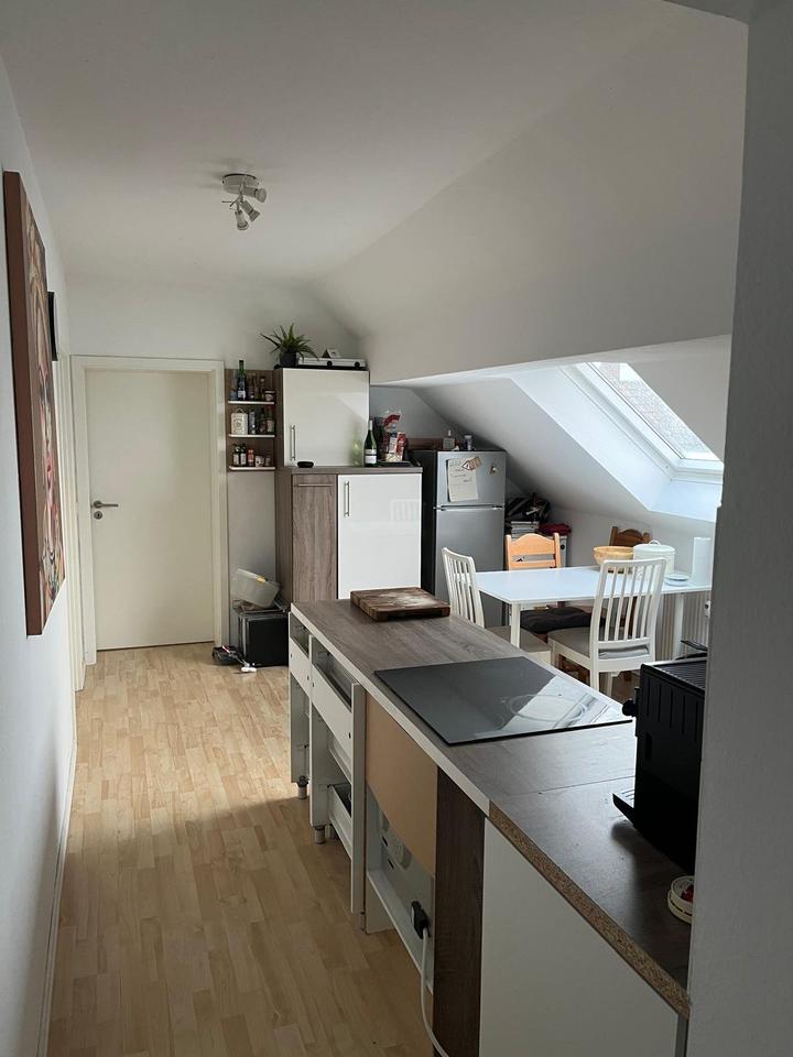 Thumbnail-Vermiete helle 4-Zimmer Dachgeschosswohnung in Grünwinkel