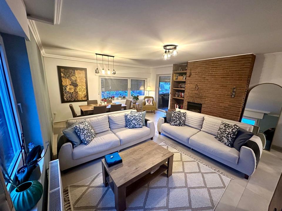 Thumbnail-4-Zimmer Wohnung (100 m²) mit Balkon, Garage - in ruhiger Lage