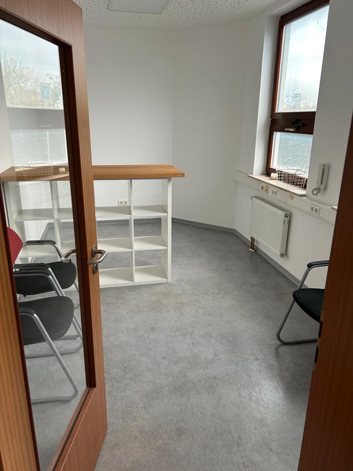 Thumbnail-Kleines Büro in Horb am Neckar – 13 m² mit Glastür, WLAN & Mitnut