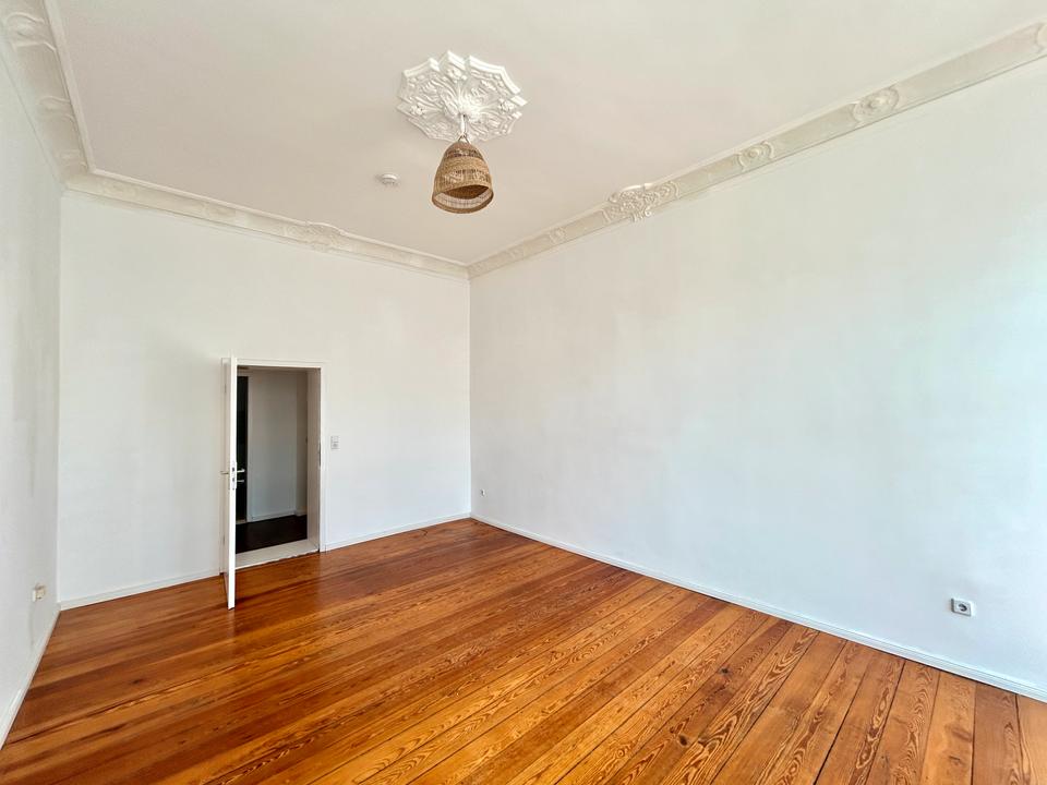 Thumbnail-Altbaucharme in Stadtfeld-Ost – Stilvolle 3-Zimmer-Wohnung mit Stuck & Parkett