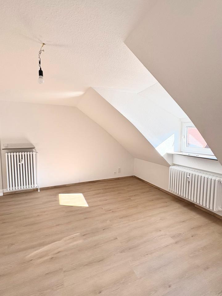 Thumbnail-Frisch renovierte 2Z-DG-Wohnung in zentraler Lage von Rotenburg