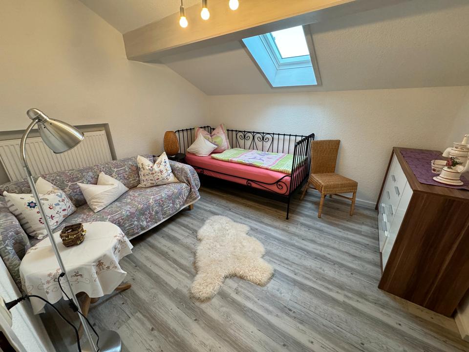 Thumbnail-Gemütliche 2 Zi DG Whg. für Pendler oder als Zweitwohnsitz