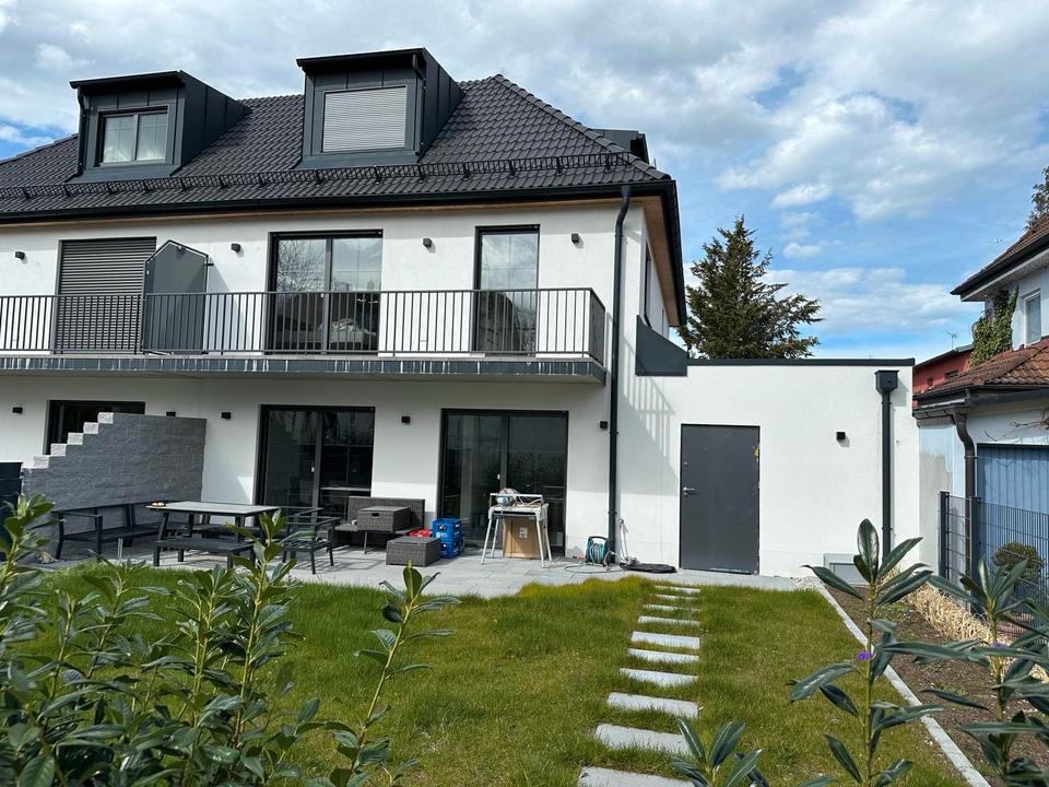 Thumbnail-18qm WG-Zimmer in 4-erWG in schönem 170qm Doppelhaus