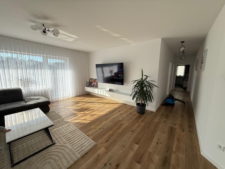 Thumbnail-Komplett neu renovierte 115 m² Erdgeschosswohnung