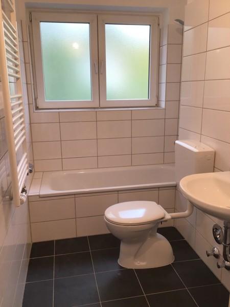 Thumbnail-Helle 3-Zimmer-Wohnung mit Balkon und Tageslichtbad in Wiesbaden