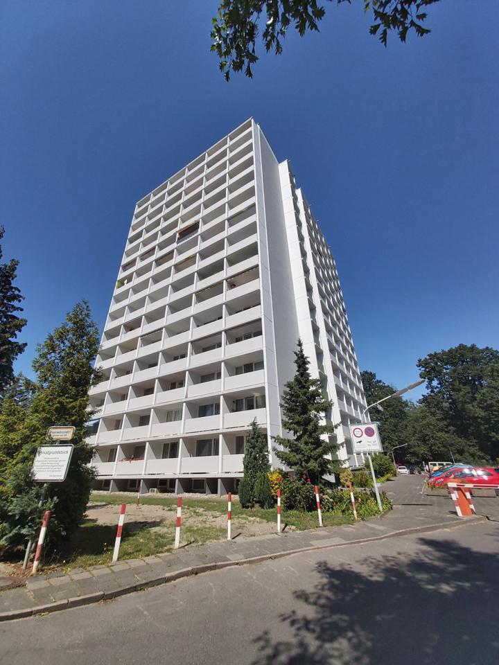 Thumbnail-Schöne 1 Zi Whg im 12 OG inkl. Küche, Abstellraum u Stellplatz