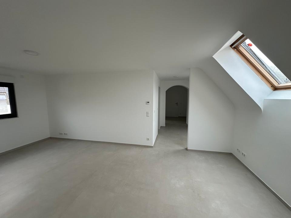 Thumbnail-Helle 2-Zimmer Dachgeschosswohnung mit Fußbodenheizung