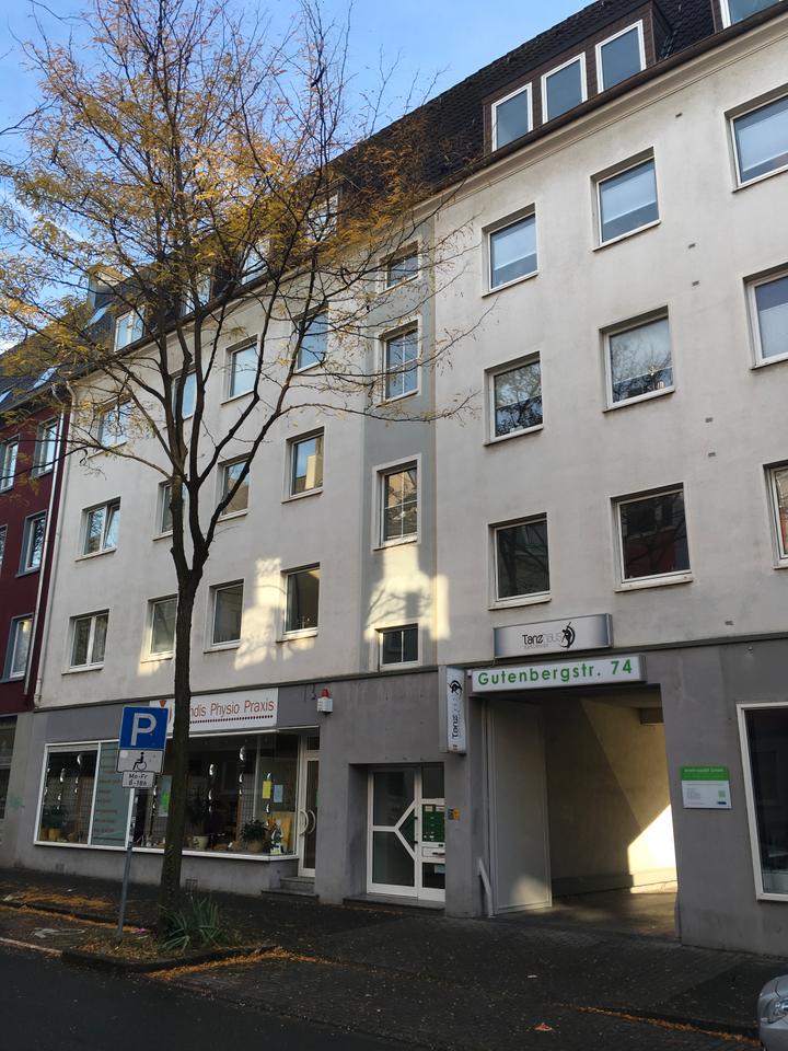 Thumbnail-City-Living in Bestlage: 2 Zimmer, Wohnküche, Balkon, 76 m² – Gutenbergstr.