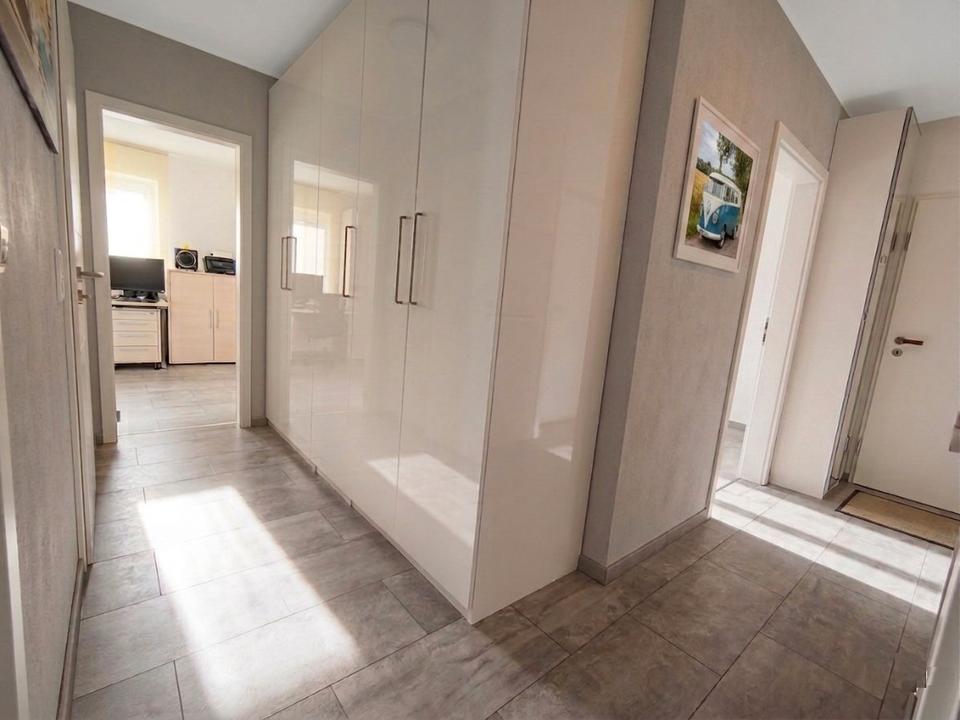 Thumbnail-3Zi EGW Terrasse Einbauküche Badausstattung renoviert modern