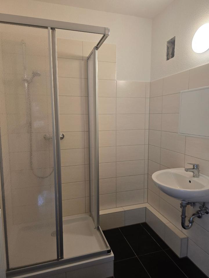 Thumbnail-Helle, moderne 2 -Raumwohnung mit Dusche + Balkon + Aufzug!