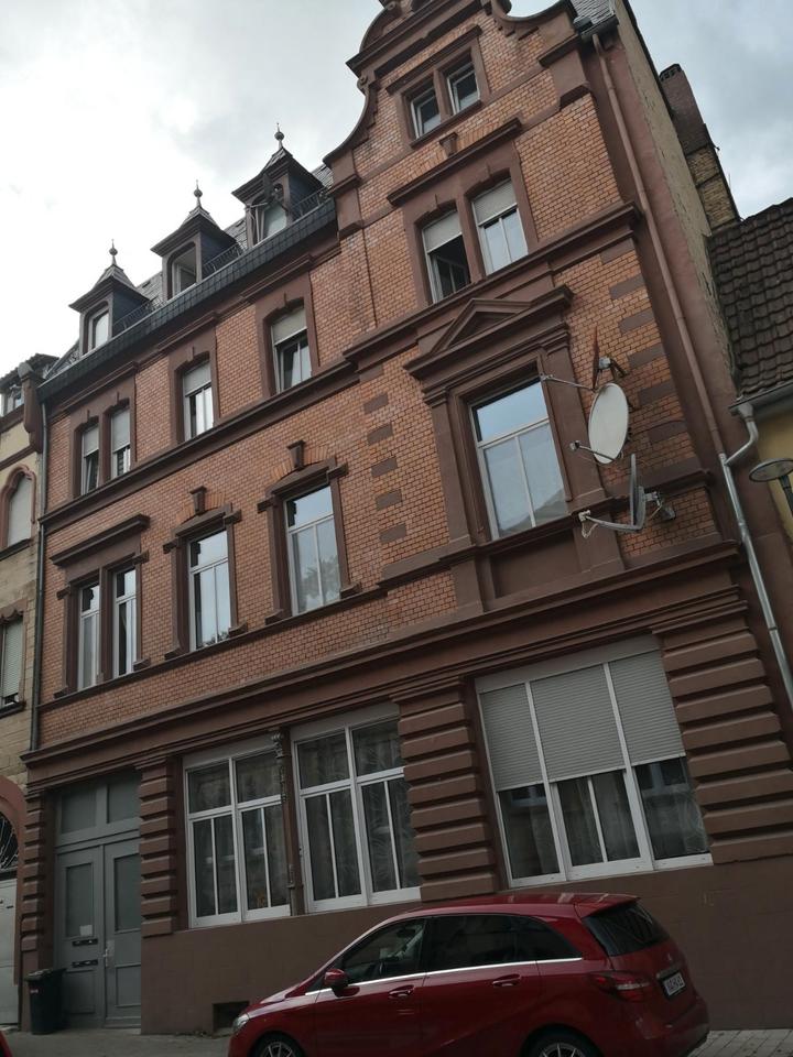 Thumbnail-Zentrale 4-Zimmer-DG-Wohnung plus Küche, Bad und WC in NeustadtW