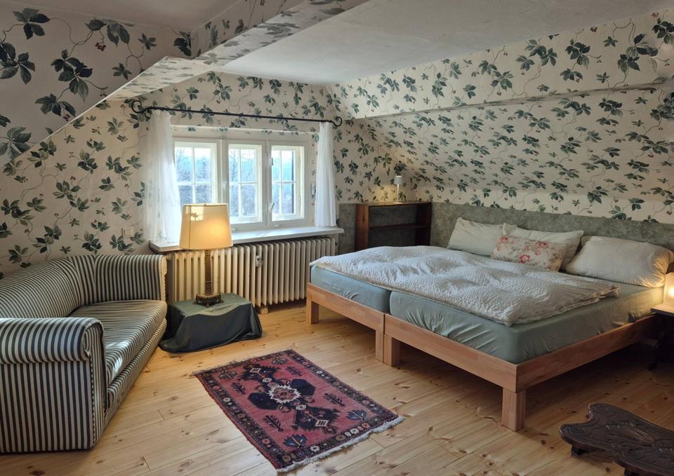 Thumbnail-Möblierte 3-Zimmer-Wohnung (Dachetage) in Jena mit Gartennutzung