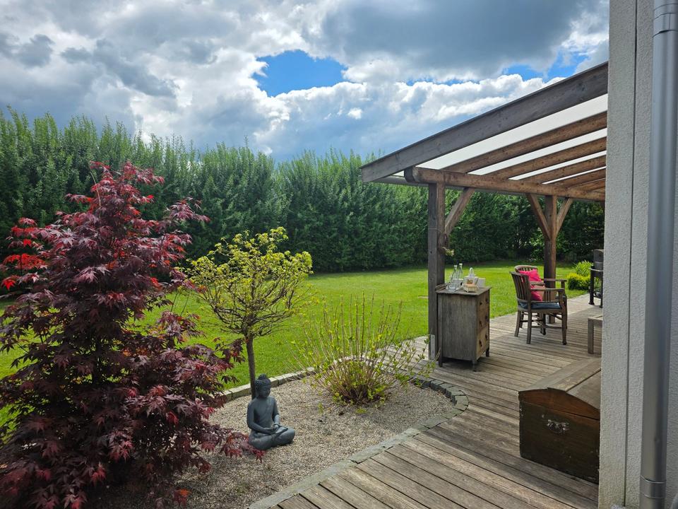 Thumbnail-provisionsfreies Einfamilienhaus mit großem Garten