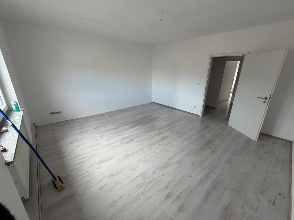 Thumbnail-Schöne 4-Zimmer-Wohnung in brebach (zentral)