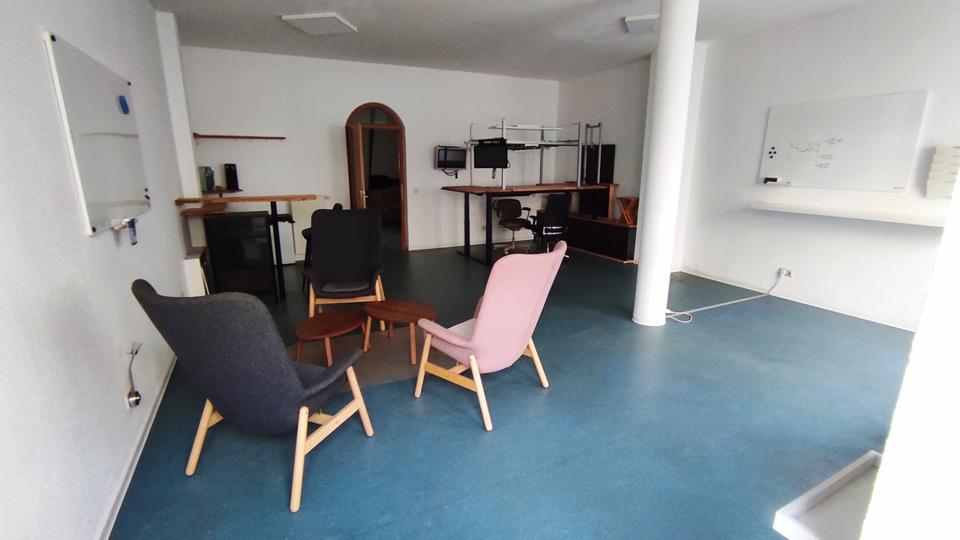 Thumbnail-Zu vermieten: 80qm Gewerbefläche mit Bad Dusche im Zentrum BZ