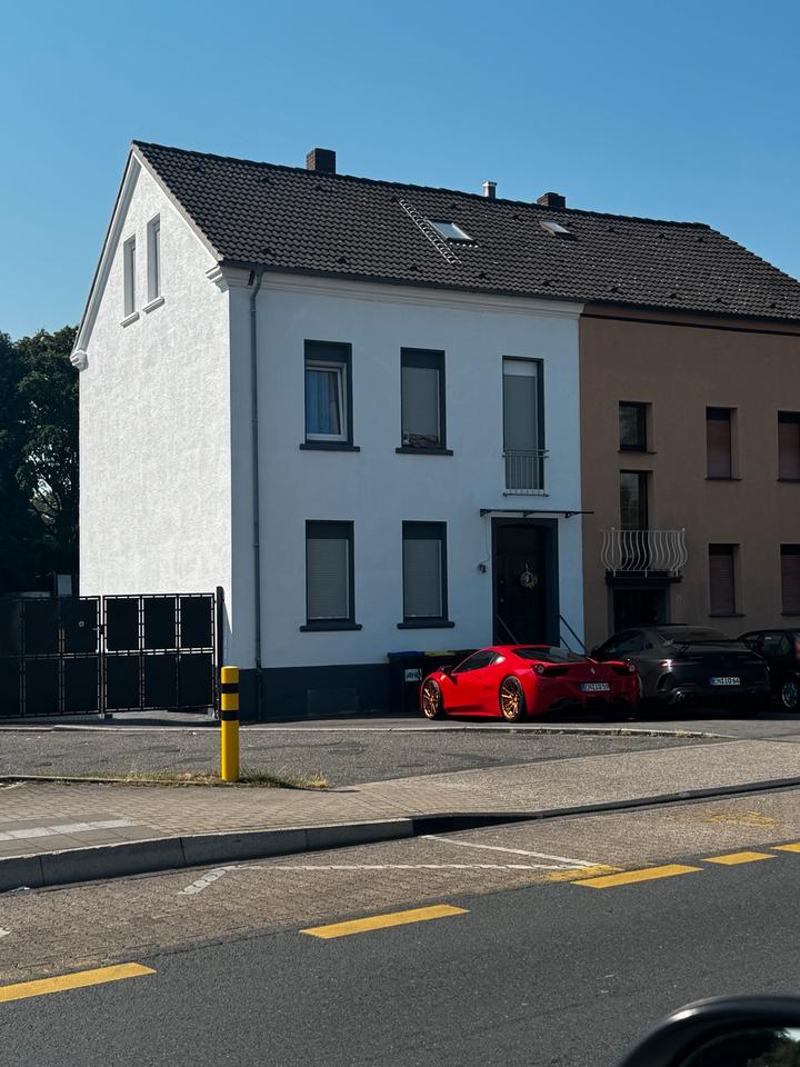Thumbnail-Drei Familienhaus mit Garten und Einfahrt ✅