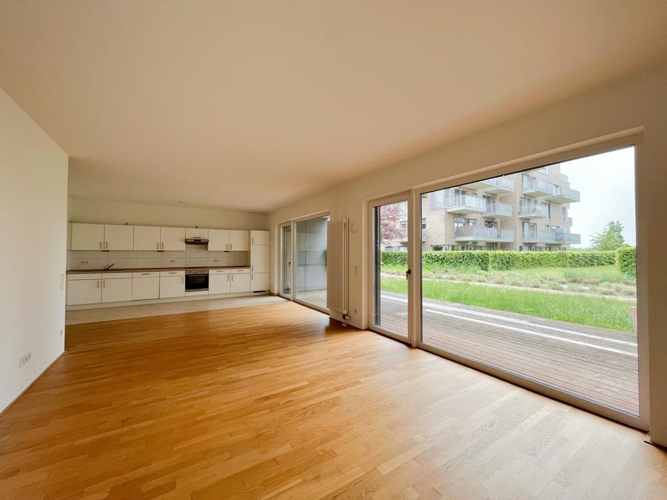 Thumbnail-3-Zimmer-Erdgeschosswohnung mit Terrasse und Blick auf die Weser