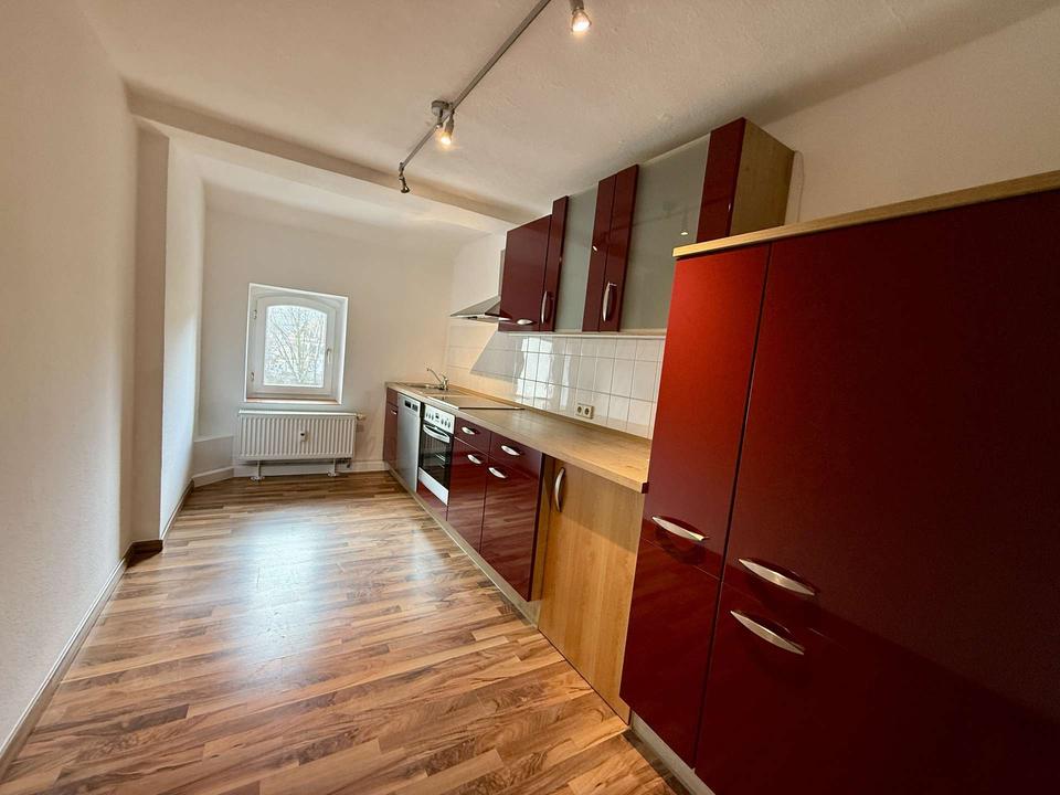 Thumbnail-Frisch gemalerte 4-Raumwohnung mit Balkon, Einbauküche und 2 Bädern
