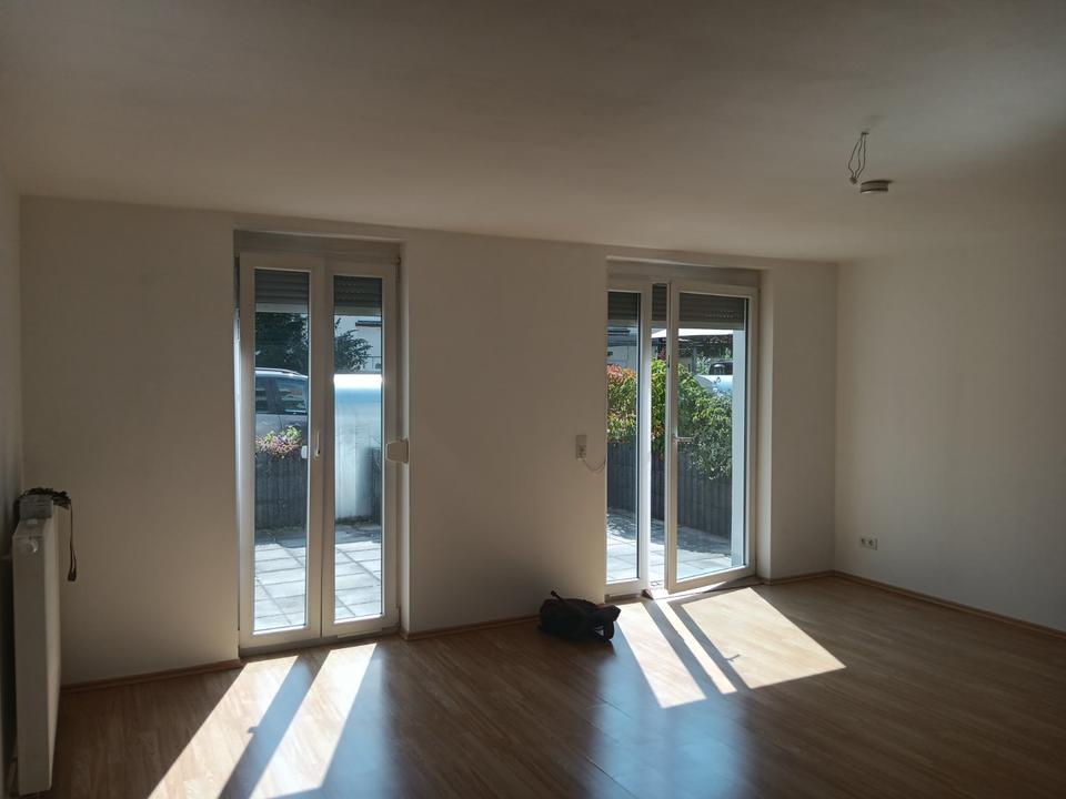 Thumbnail-geräumige 2 Zimmer Wohnung mit Dusche und schöner Terrasse! #S39