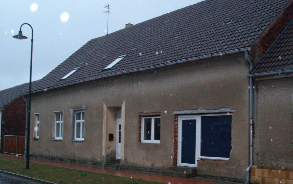 Thumbnail-großes Haus mit Grundstück