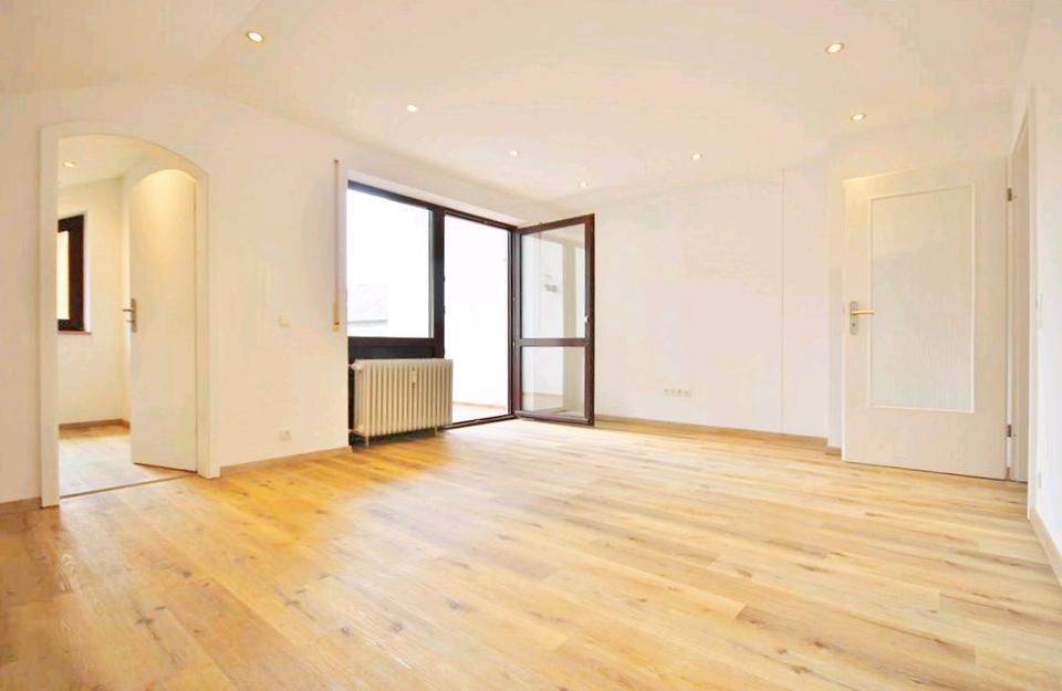 Thumbnail-Helle, neu renovierte 2-Zimmer-DG-Wohnung mit Balkon in Neustift